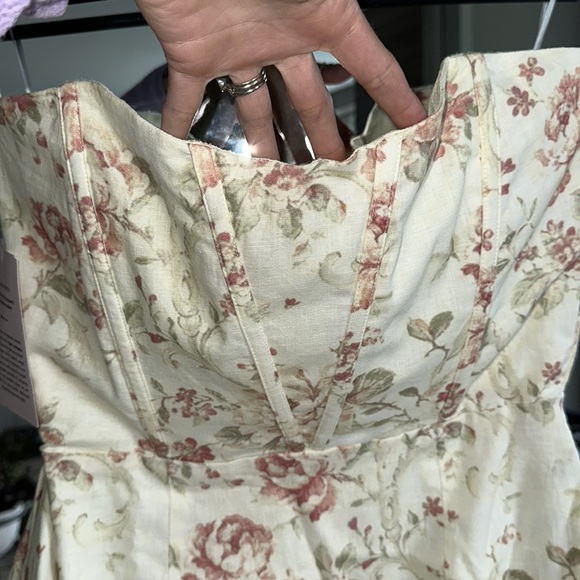 Gorgeous Victorian classy corset style mini - Picture 9 of 12